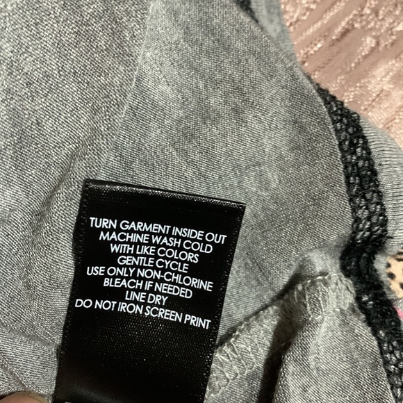 Torrid Top Sleepwear Gray Pink Hearts 2 2X 18-20🌀 - Picture 12 of 15